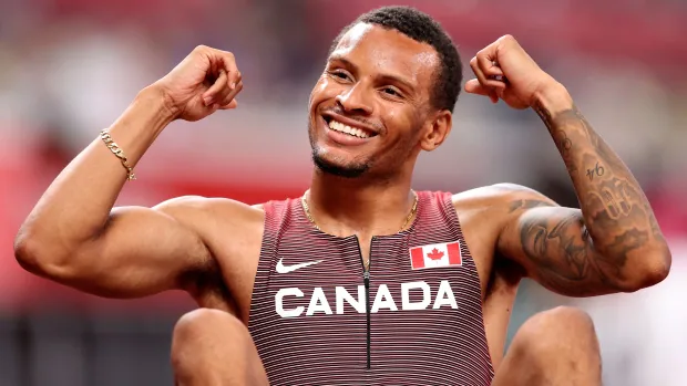 Andre De Grasse sets Canadian record, will run for Olympic gold in men's 200m final - CBC.ca